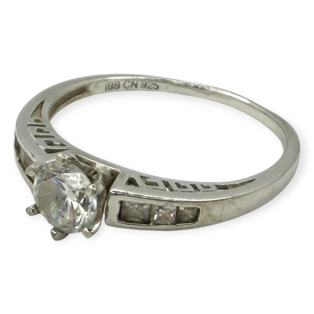 Vintage Solitaire Ring 925 Sterling Silver Size 9 Cubic Zirconia